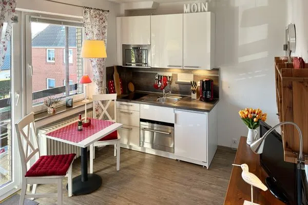 Küchenzeile in der Ferienwohnung Wattenmeer in Wittdün auf Amrum Haus Diana Ferienwohnung „Wattenmeer"