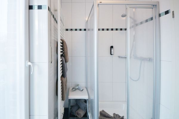  Ferienwohnung Mittelpunkt - Haus Mittelpunkt Wangerooge - Badezimmer