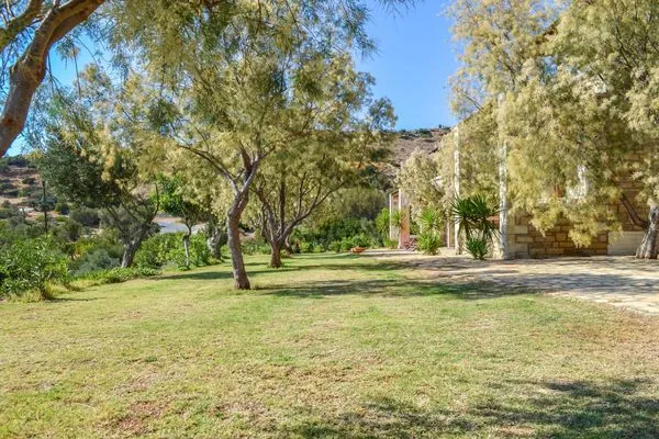 Garden  Petra-Mare 1