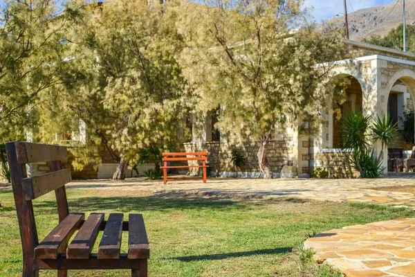 Garden  Petra-Mare 3