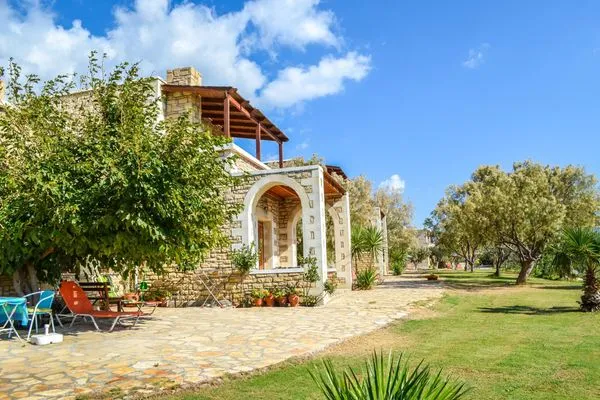 Main view  Petra-Mare 3