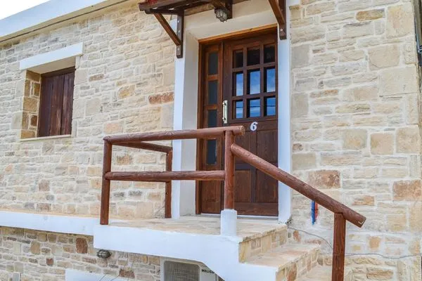 Facade / entrance  Petra-Mare 6