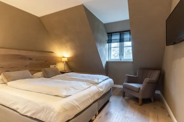 Dorf Domizil Reetdachhaus Strohhütte SPO Dorf - 