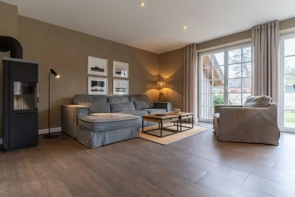 Dorf Domizil Reetdachhaus Strohhütte SPO Dorf - 