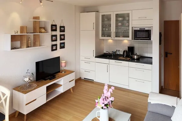 Offene Küchenzeile der Ferienwohnung Südspitze 18/6 Meerblick in Wittdün auf Amrum Haus *Südspitze 18* Ferienwohnung Südspitze 18/6 - Meerblick