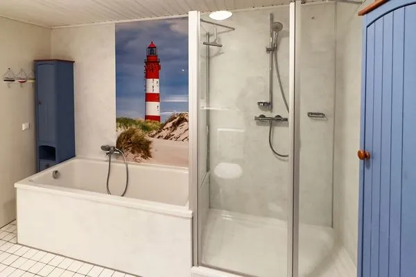 Badezimmer der Ferienwohnung "Willkommen bei den Hartmanns" in Wittdün auf Amrum Haus Nordenlicht Ferienwohnung „Willkommen bei den Hartmanns"