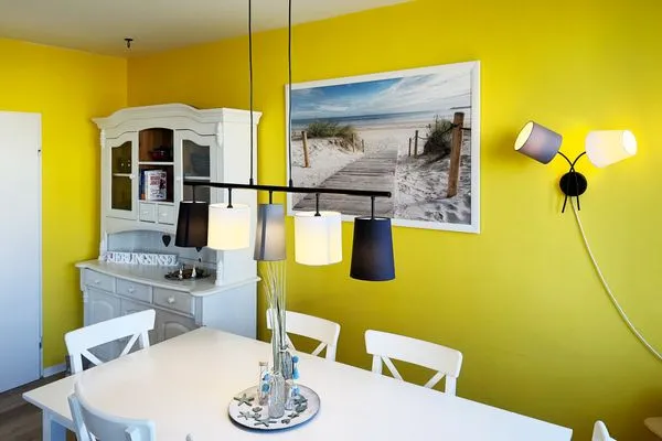 Essbereich der Ferienwohnung "Willkommen bei den Hartmanns" in Wittdün auf Amrum Haus Nordenlicht Ferienwohnung „Willkommen bei den Hartmanns"