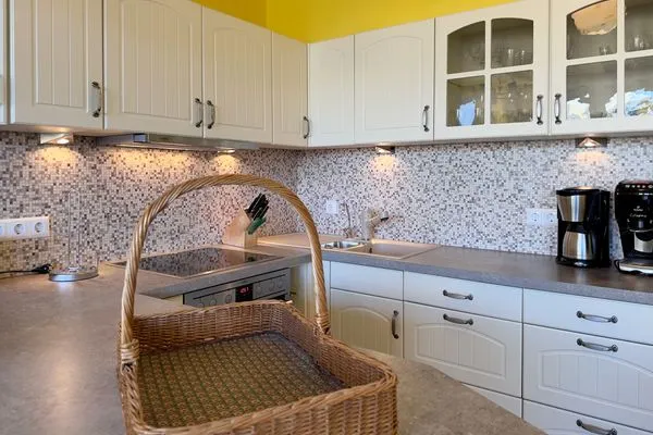 Offene Küche der Ferienwohnung "Willkommen bei den Hartmanns" in Wittdün auf Amrum Haus Nordenlicht Ferienwohnung „Willkommen bei den Hartmanns"