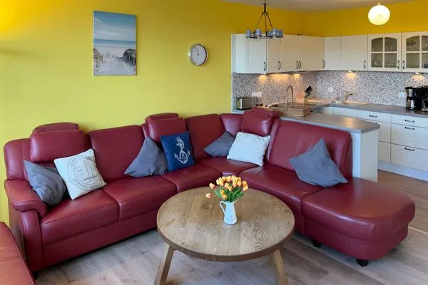 Wohnzimmer der Ferienwohnung "Willkommen bei den Hartmanns" in Wittdün auf Amrum Haus Nordenlicht Ferienwohnung „Willkommen bei den Hartmanns"