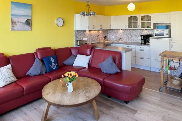 Wohnzimmer der Ferienwohnung "Willkommen bei den Hartmanns" in Wittdün auf Amrum Haus Nordenlicht Ferienwohnung „Willkommen bei den Hartmanns"