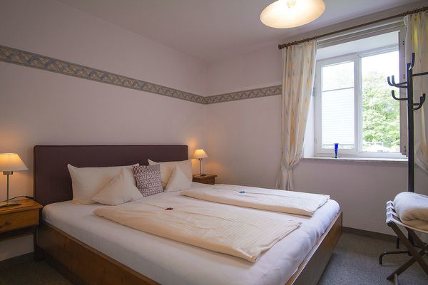 Ferienhaus Reiter Ferienwohnung Alpenrose Ferienwohnungen in Füssen - Schlafzimmer