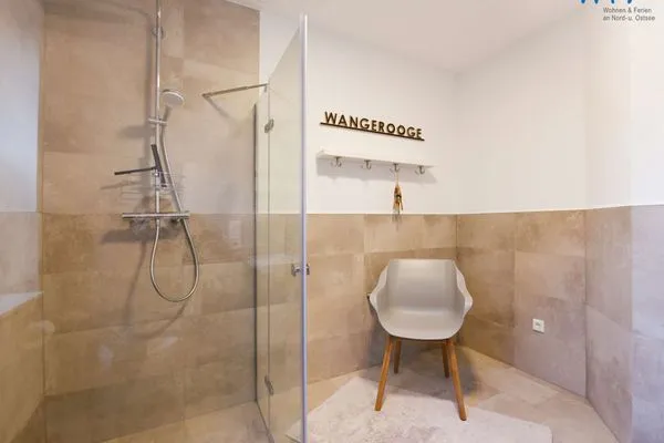 Badezimmer Haus im Dorfgroden 14 Ferienwohnung Muschelsucher