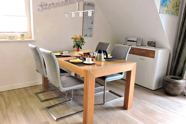 Esstisch Neue Reihe Neue Reihe 28 - Wohnung Wolke 7