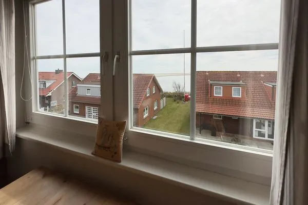 Essbereich in der Ferienwohnung Gaubenkieker des Hauses Südspitze 17 in Wittdün auf Amrum Haus *Südspitze 17* Ferienwohnung *Gaubenkieker*
