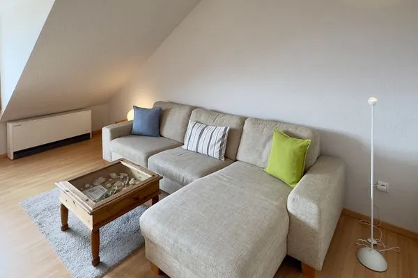 Wohnzimmer in der Ferienwohnung Gaubenkieker des Hauses Südspitze 17 in Wittdün auf Amrum Haus *Südspitze 17* Ferienwohnung *Gaubenkieker*