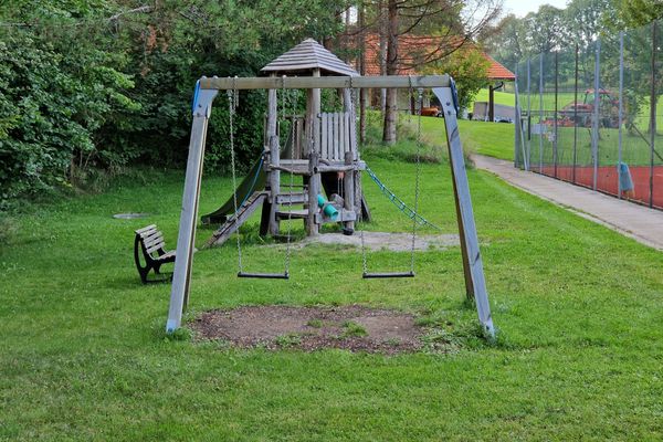  Ferienwohnung Bergblick Ferienwohnungen in Weissensee - Spielanlage