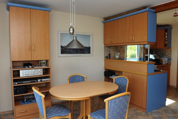  Neeberger Bootshus am Achterwasser Neeberg - Wohnzimmer