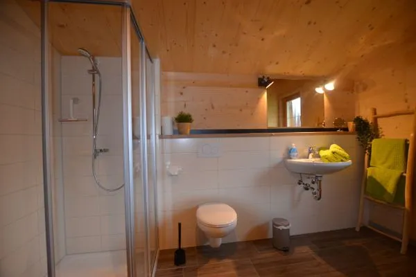 Badezimmer  Waldromantik - Feriendorf Via Claudia Haus 75