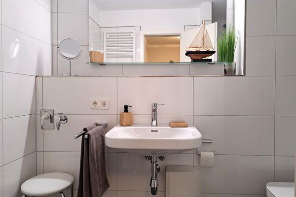 Achtern Diek Haus 7 Wohnung 3  - Badezimmer