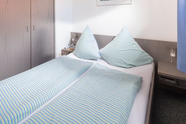  Haus Bielefeld Ferienwohnung 13  - Schlafzimmer
