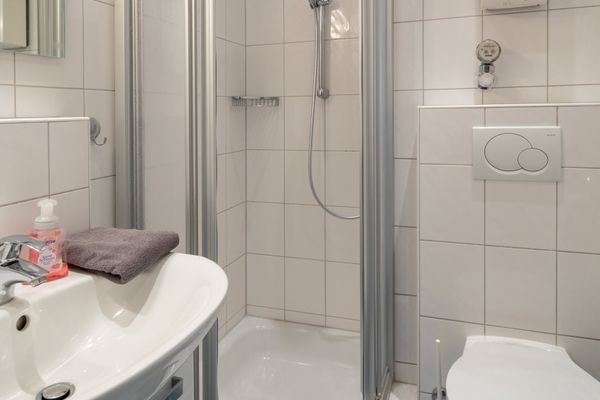  Haus Bielefeld Ferienwohnung 12  - Badezimmer
