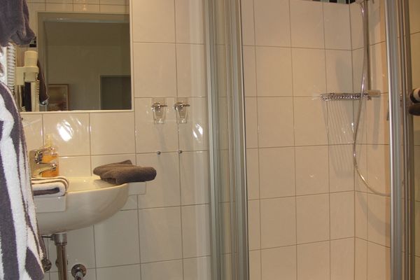  Haus Bielefeld Ferienwohnung 30 Norderney - Badezimmer