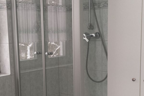 Achtern Diek Haus 7 Wohnung 5 Zingst - Badezimmer