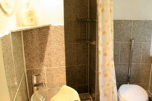 Multi-Fewo-Haus Felsgässele Ferienwohnung Altes Haus 1 Lindau Insel - Badezimmer 1