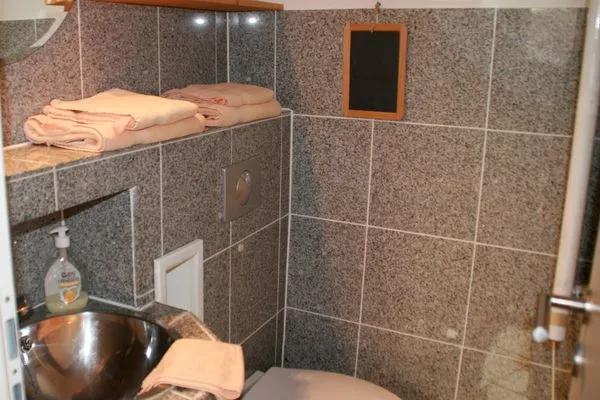 Multi-Fewo-Haus Felsgässele Ferienwohnung Altes Haus 2 Lindau Insel - Badezimmer 1