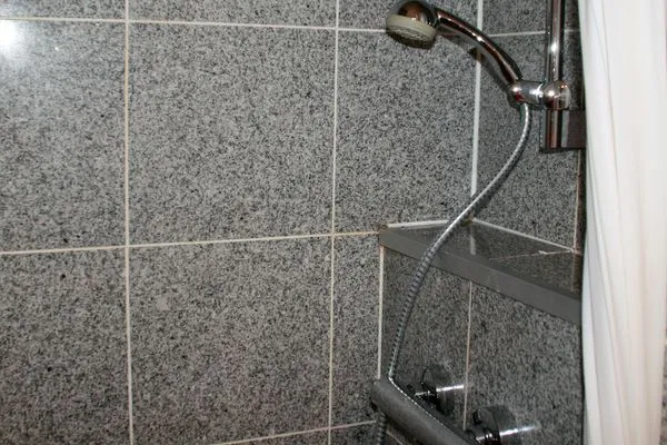 Multi-Fewo-Haus Felsgässele Ferienwohnung Altes Haus 2 Lindau Insel - Dusche im Badezimmer