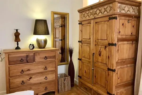 Multi-Fewo-Haus Auf dem Wall Ferienwohnung Am Stadtpark Lindau Insel - Schrank im Schlafzimmer