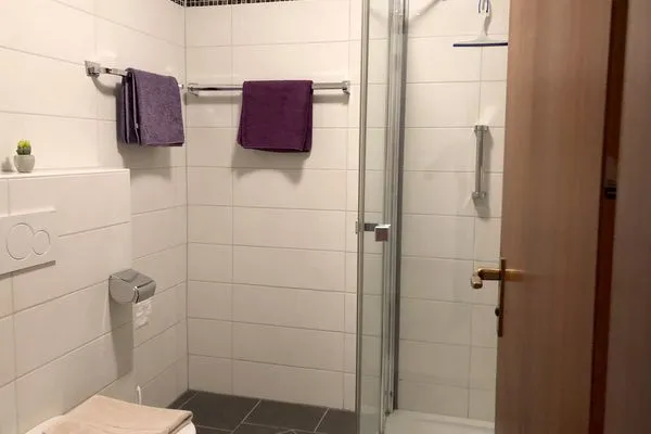  Ferienwohnung Fischerpromenade Kressbronn - Dusche im Badezimmer