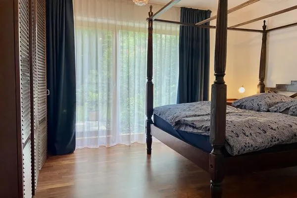  Ferienwohnung Galerie Rosenstraße Kressbronn - Schlafzimmer 2 - Doppelbett