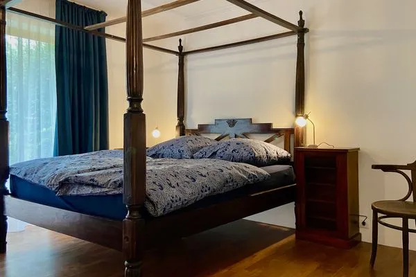 Ferienwohnung Galerie Rosenstraße Kressbronn - Schlafzimmer 2 - Doppelbett