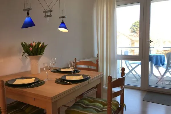  Ferienwohnung Haruna Langenargen - Essbereich