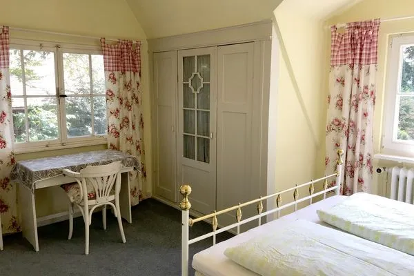  Ferienhaus am See Wasserburg - Schlafzimmer 1