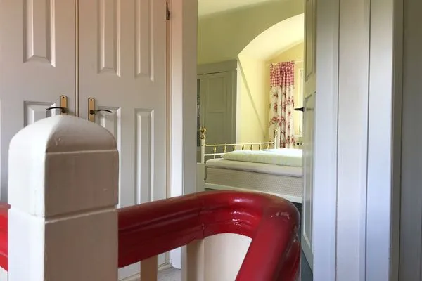  Ferienhaus am See Wasserburg - Schlafzimmer 1