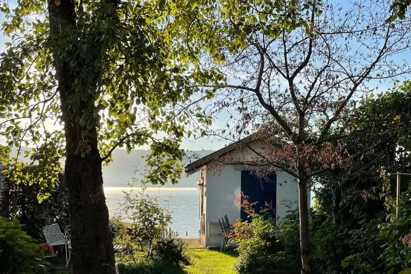  Ferienwohnung Idylle am See Lindau Insel - Blick auf Garten und See