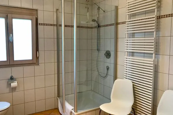  Ferienwohnung Im Vogelsang Lindau und Umgebung - Zusätzliches Badezimmer mit Dusche und WC