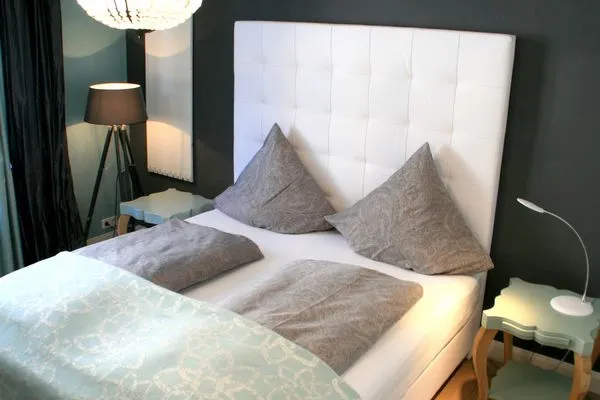 Multi-Fewo-Haus Maximilianstraße Ferienwohnung Luxus & Lifestyle Lindau Insel - Schlafzimmer 2 - Doppelbett