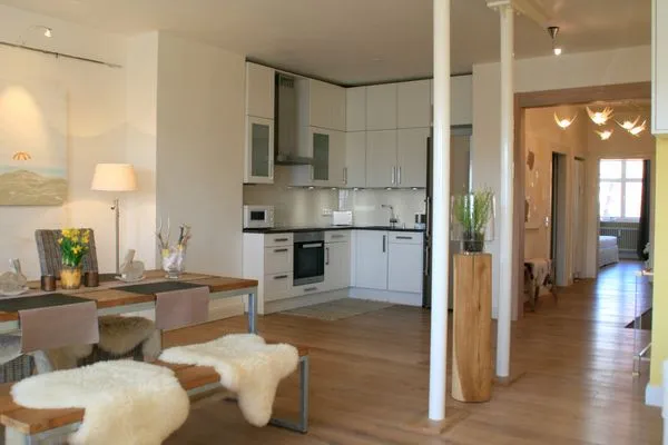 Multi-Fewo-Haus Maximilianstraße Ferienwohnung Luxus Loft Lindau Insel - Essbereich bei Küche