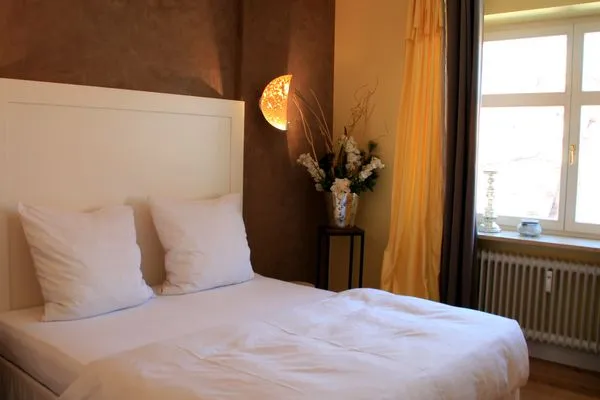 Multi-Fewo-Haus Maximilianstraße Ferienwohnung Luxus Loft Lindau Insel - Schlafzimmer 2 - Doppelbett