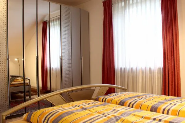  Ferienwohnung Panorama pur Lindau und Umgebung - Schlafzimmer 2 - Doppelbett