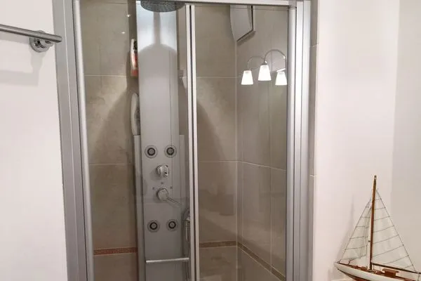 Ferienhaus Seestrasse Ferienwohnung Seeblick Nonnenhorn - Badzimmer 1