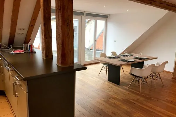 Ferienwohnung Seesicht Lindau Insel - Küchenzeile integriert in den Wohnbereich