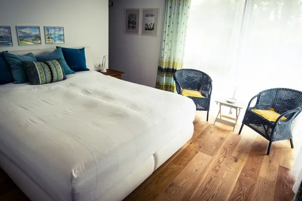 Multi-FeWo-Haus Seestraße Ferienwohnung Seeufer Kressbronn - Schlafzimmer 1