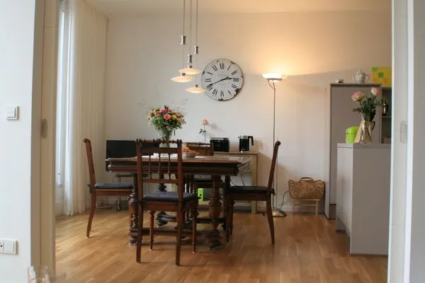 Multi-FeWo Haus Zeppelinstraße Ferienwohnung Urlaubsglück Lindau Insel - Essbereich in Küche