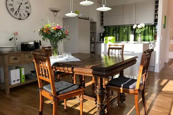 Multi-FeWo Haus Zeppelinstraße Ferienwohnung Urlaubsglück Lindau Insel - Essbereich in Küche