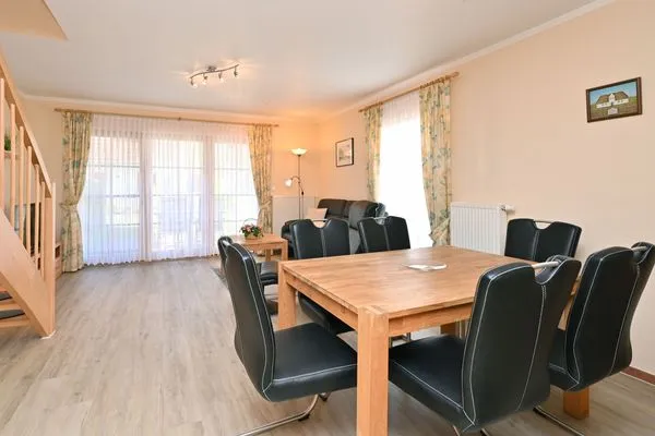 Esstisch Ferienpark Freesenbruch Reihenhaus 5c - Hummer