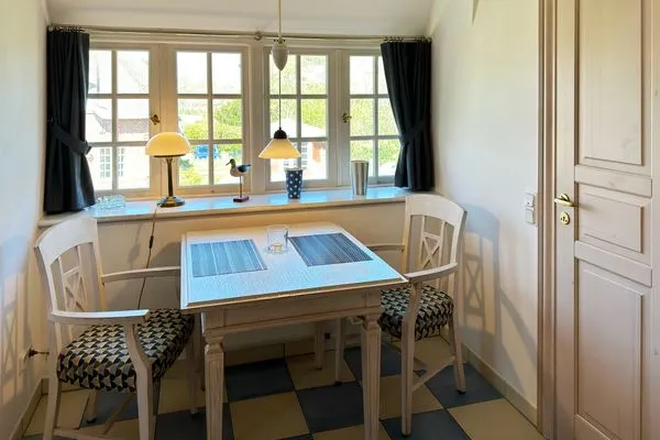 Essbereich in der Ferienwohnung Hafis 9 in Nebel auf Amrum  Friesenhof, Hs. Hafis, Whg. 9